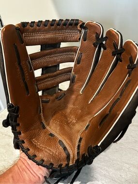 Easton Black Magic leather glove 13”